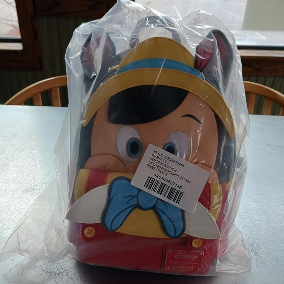 Pinocchio Loungefly Mini Backpack Disney 100 limited edition - Picture 6 of 6